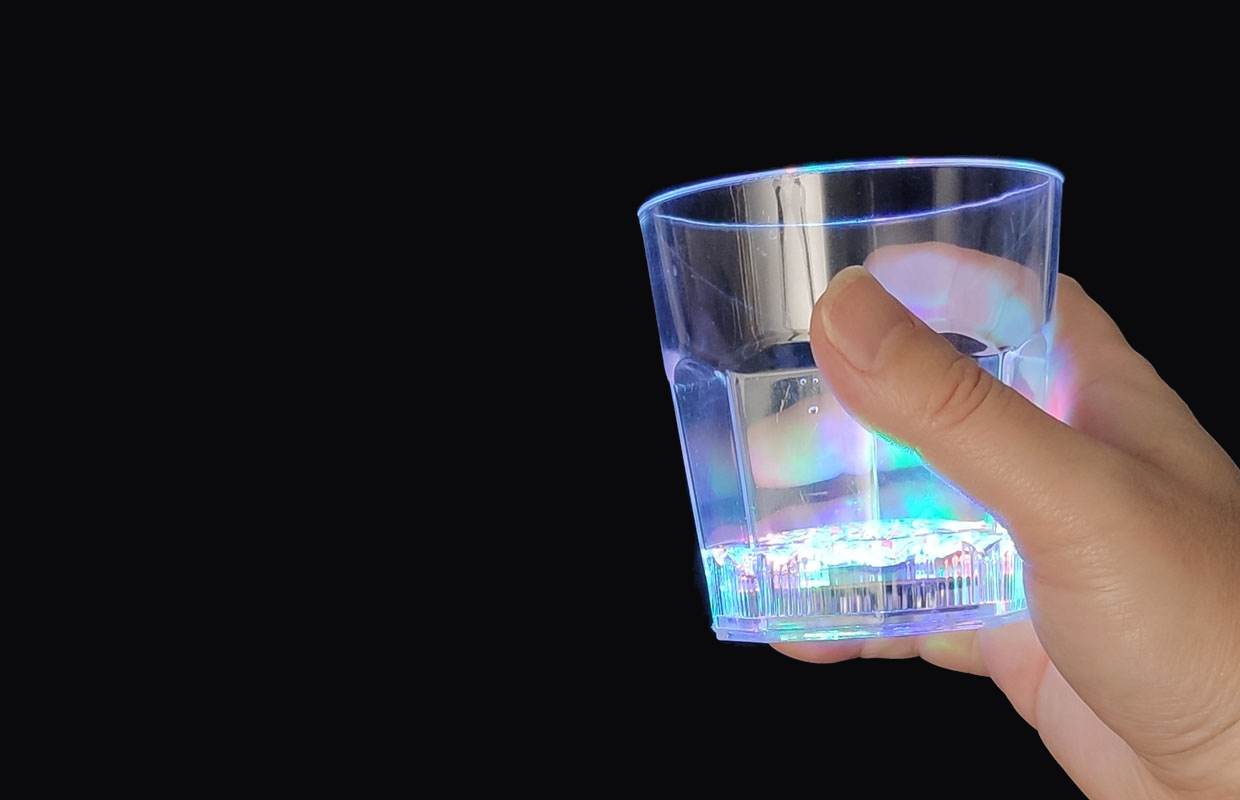 LED创意入水即亮闪光威士忌杯